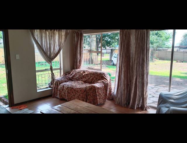 3 BEDROOM HOUSE FOR SALE IN HENLEY ON KLIP